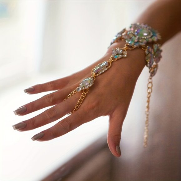 1pcs Exaggerated Personality Mitten Bracelets With Faux Gemstone AB Color - Picture 1 of 9
